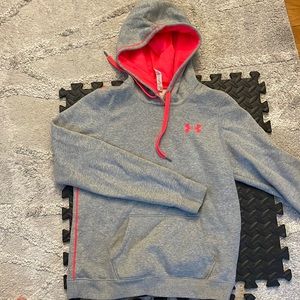 Woman medium under armour pull over sweatshirt from smoke and pet free home